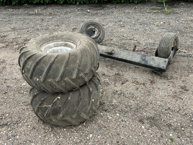 Axle and rims with tires